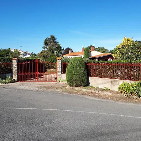 فندق مبيت وإفطار Chez Daniel & Catherine 3*