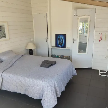 Chez Daniel & Catherine فندق مبيت وإفطار 3*