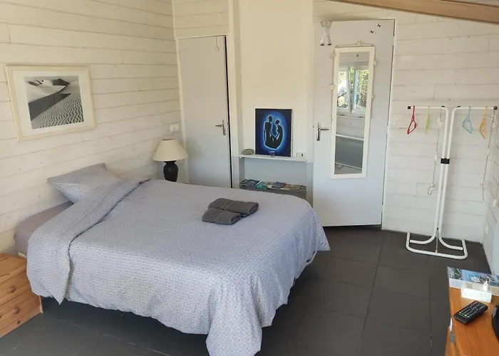 Chez Daniel & Catherine Bed & Breakfast 3*